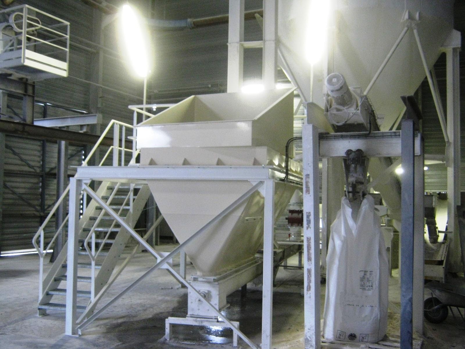 chargement-silo-partir-de-big-bag-concept-industriel